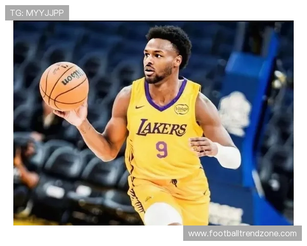 湖人队关键胜利背后战略调整引发联盟关注与球迷热议